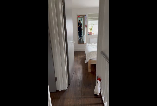 Modern Bright 2 bed 2 bathroom flat Fully Furished Main Photo