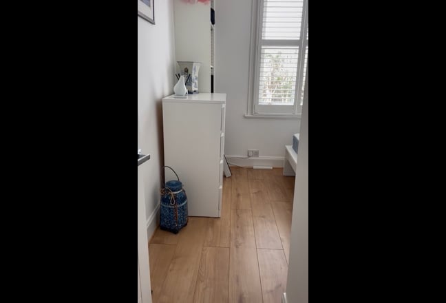 Single room in shared house Mon-Fri only Main Photo