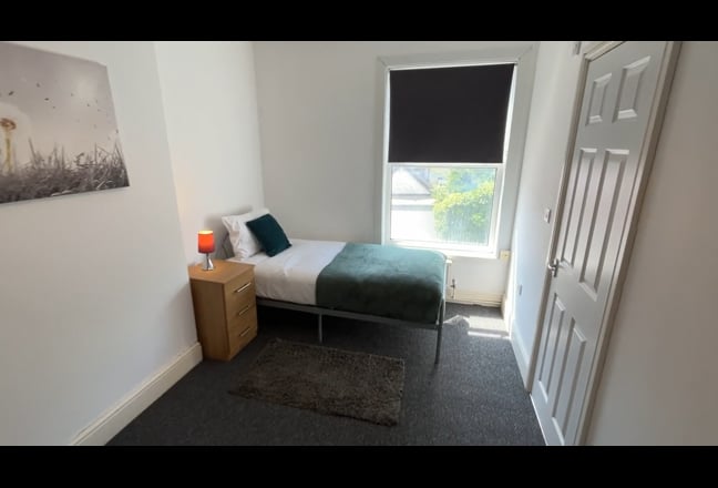 Furnished En-Suite Room Available Main Photo