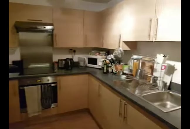 Bright Double Room in West London Main Photo