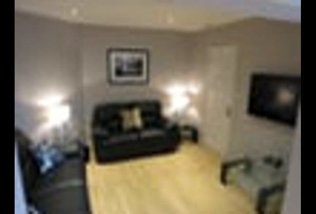 Large Ensuite Bedroom+Near Hospital & Station+ Main Photo