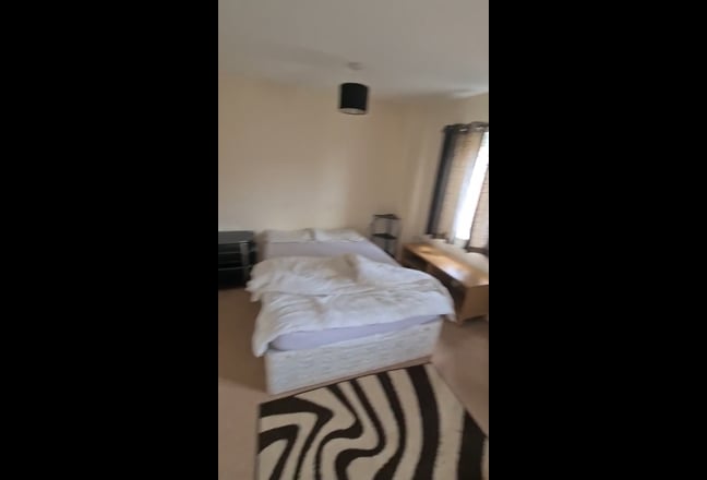 Furnished large room in kingsway, inc all bills Main Photo
