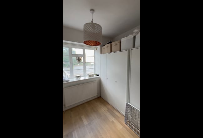 Spacious 3-Bed Flat in Streatham Hill  Main Photo