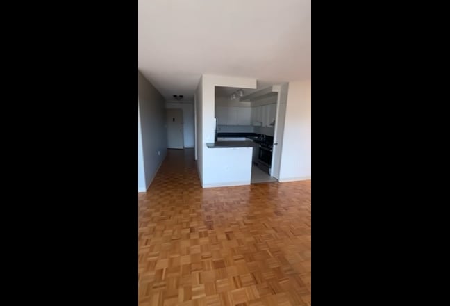 Looking for a friendly roommate Main Photo