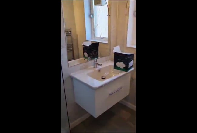 Double bedroom near kings buildings  Main Photo