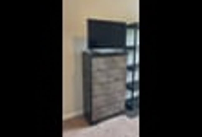 Available room in a safe Swim/Tennis Community Main Photo