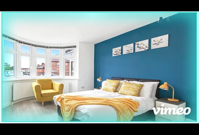 *Hounslow -Beautiful Home + Garden Main Photo