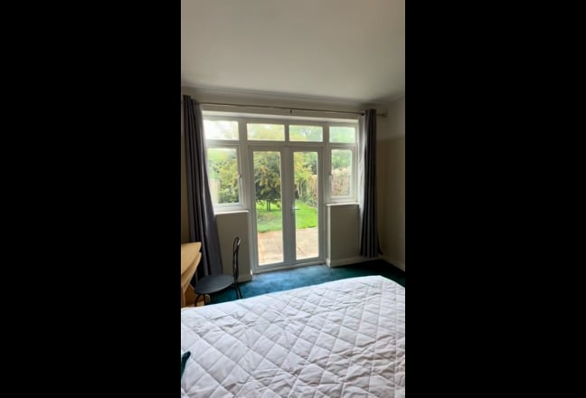 Double Room to Rent in New Malden–Bills Included Main Photo