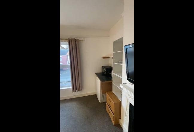  Big ensuite room / self contained  Main Photo