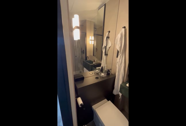 Available Now - Studio w/concierge, gym etc. Main Photo