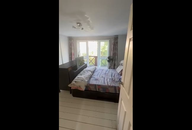 Double Ensuite Bedroom with Balcony for Rent Main Photo