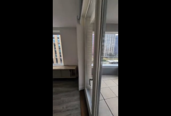 Double room right opposite Canning Town Main Photo