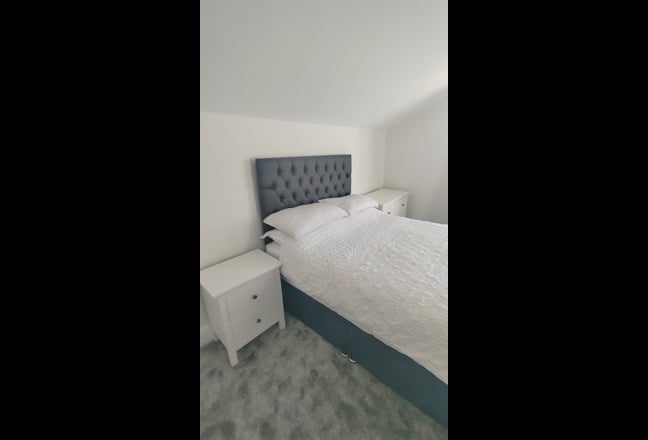 Gorgeous large light room all bills inc Main Photo