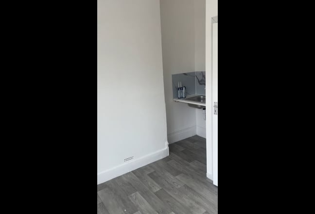 Great 3 bed studio Main Photo