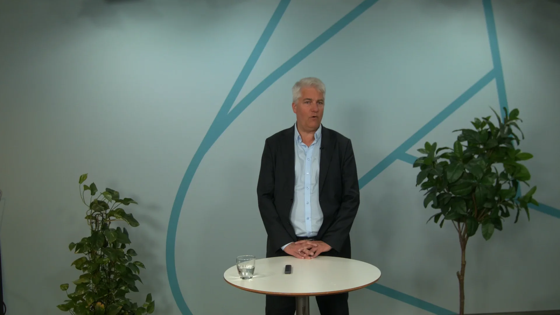&Oslash;konomisk Overblikk 2/2025