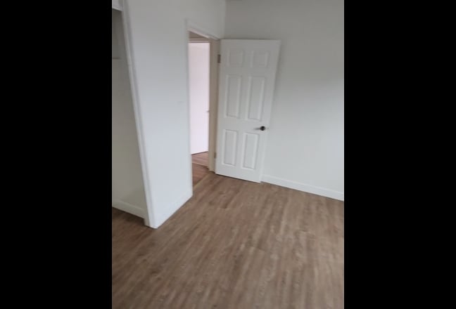 Huge 2 bed 1 bath Main Photo