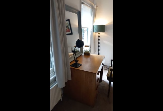 Very large room in beautiful house for Mon to Fri Main Photo