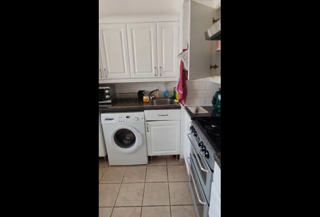 Flat share EC1V - large double available 9th June Main Photo