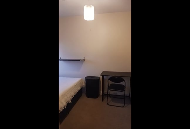 Dbl ensuite £630. Sml dbl £510. All inc. Main Photo