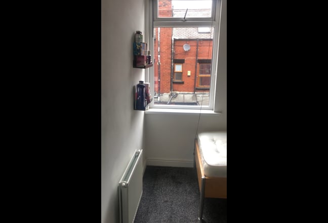 Single room £350  - DBS required Main Photo