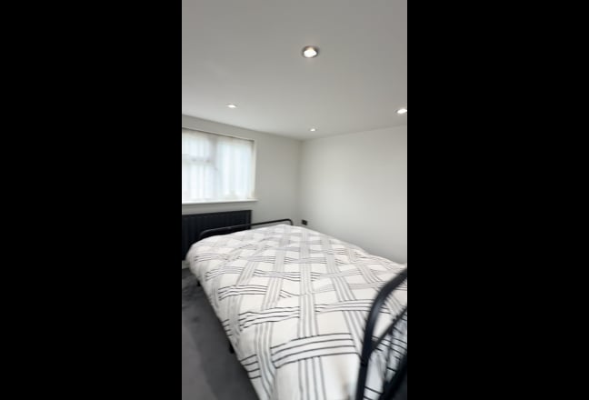 HA3 - Brand New Luxurious Ensuite Main Photo