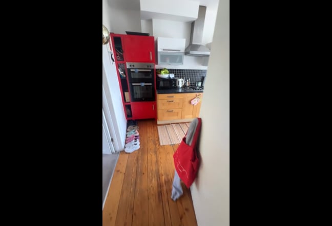 Two Bedroom Flat with Balcony in Primrose Hill Main Photo