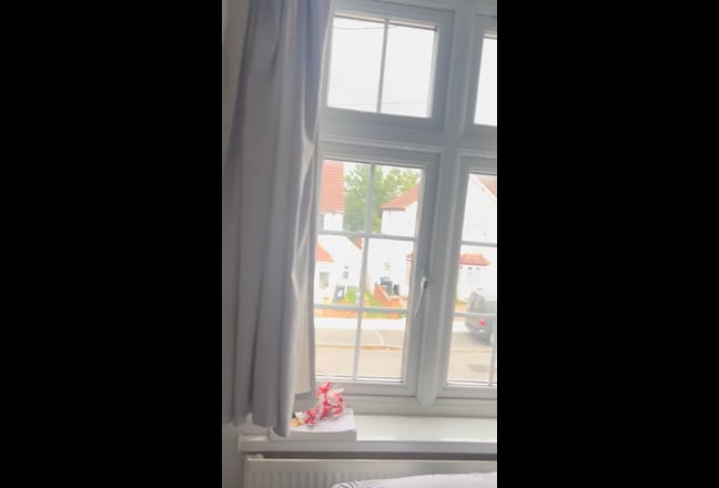 Single room in East Acton for only a month  Main Photo