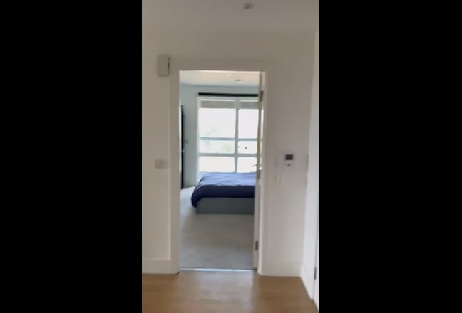 En-suite Double Room in New Stunning Flat Main Photo