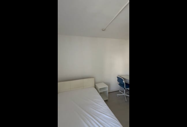  Double Room Available 16/06 (Kingston) Main Photo