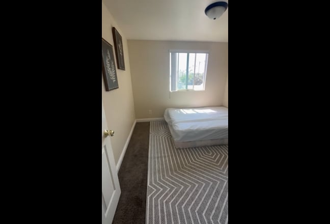 No security deposit $1200 Move-in before June 1st Main Photo