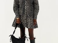 Leopard print dress with collar