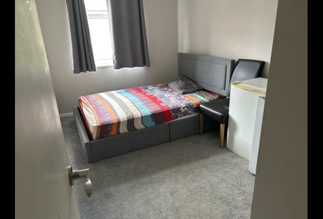 Second floor flat, falcon Court Main Photo