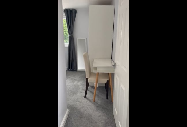 Large double bedroom with plenty of storage Main Photo