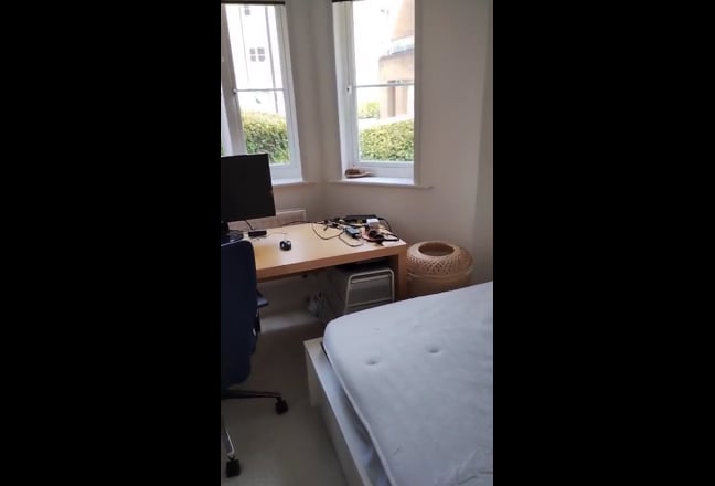 En-suite Double Room in Homely 2 Bed Flat Main Photo