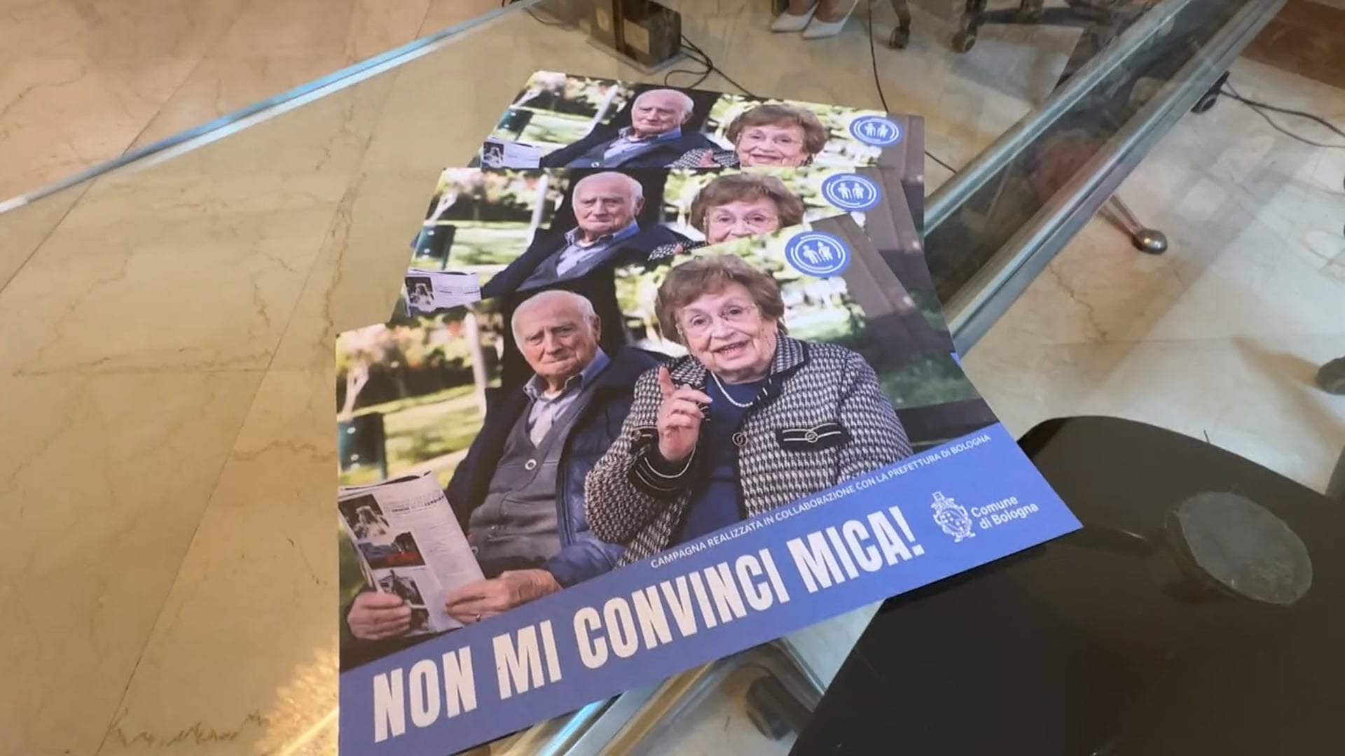 Video, volantini e incontri con la polizia locale per contrastare le truffe