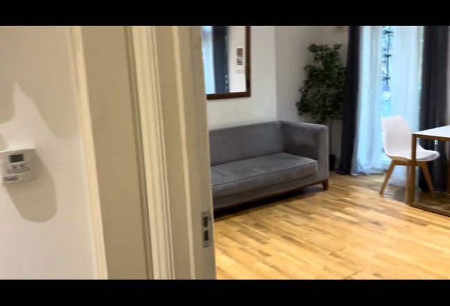 Short Let 2-bedroom Flat in Streatham Hill Main Photo