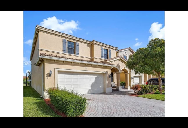 A Beautiful Home in the Fantastic Aventura Isles Main Photo