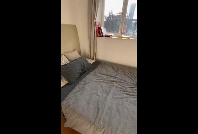 Beautiful Room Near Canary Wharf on Riverside Main Photo