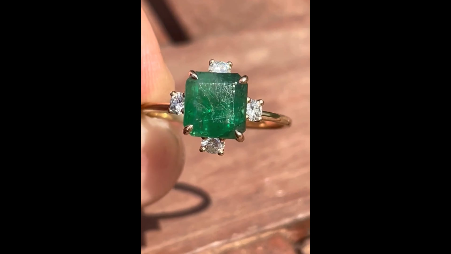Lgante Bague En Or Jaune 18 Carats Avec Rubis Naturel De 1,07 Carat Et Diamants Certifis Ngi