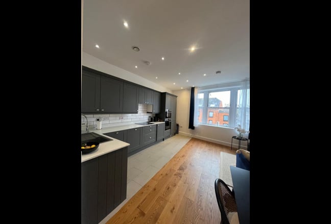 Lovely modern 2 Bed Flat - available mid September Main Photo