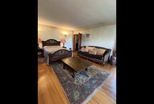 Peaceful23â€² Ã— 16â€² PrivateRoom Mediterranean Duplex Main Photo