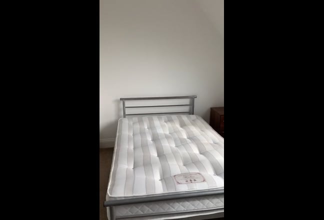 Double room in B16, Birmingham  Main Photo