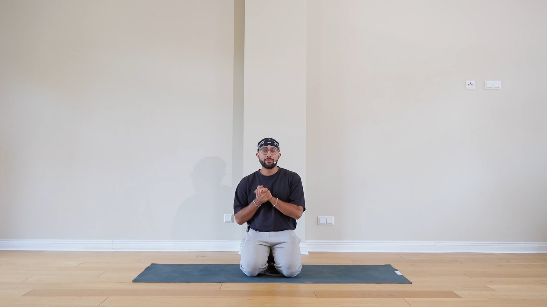 Vinyasa Flow I Open Shoulders I 30 min