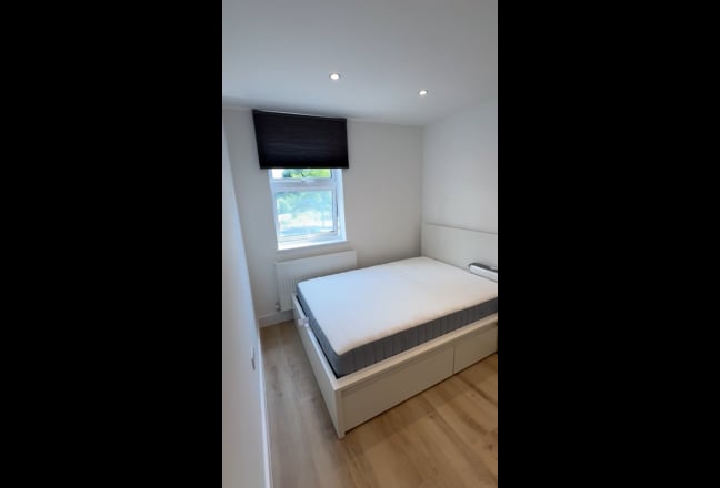 💫💫💯King size en-suite with a private garden Main Photo
