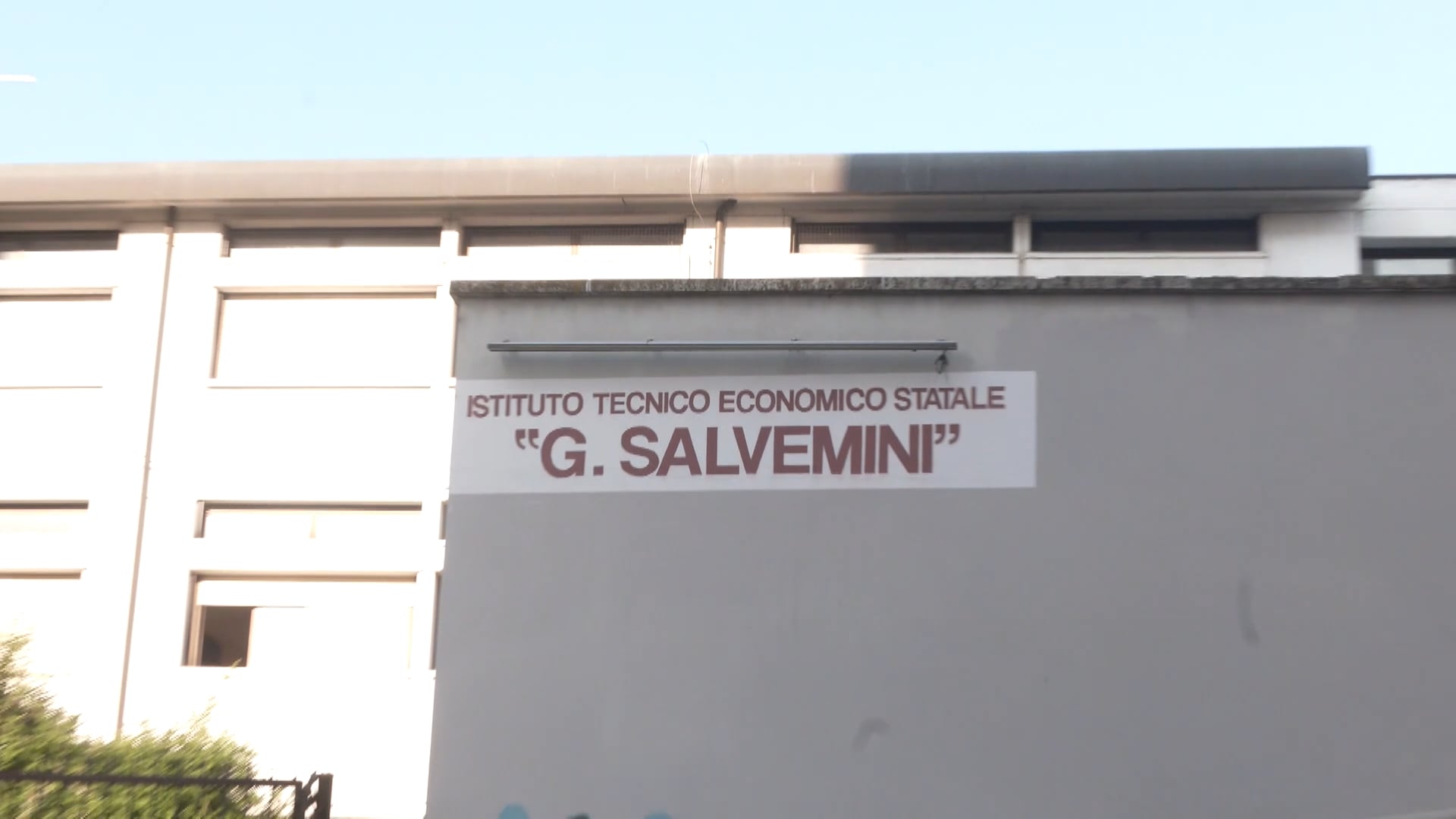 Al via gli esami di maturità con la prima prova: il tema d’italiano