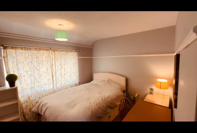 One double bed Room Available in Newcastle Main Photo