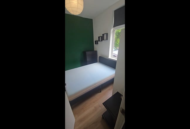 Ensuite room available in wakefield Main Photo