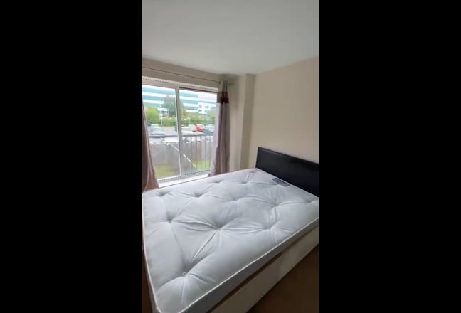 Medium Double Room Available – 5-Bed Student house Main Photo