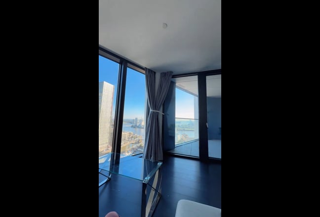 London canary wharf river view apartment Main Photo