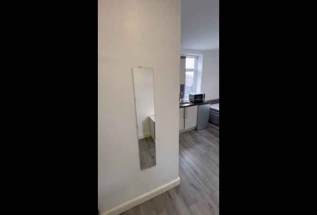 Large Studios for Students All Bills Included Main Photo